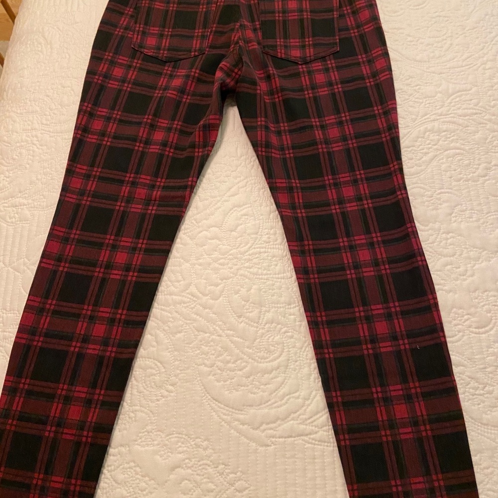 Red & Black Christmas Plaid Leggings